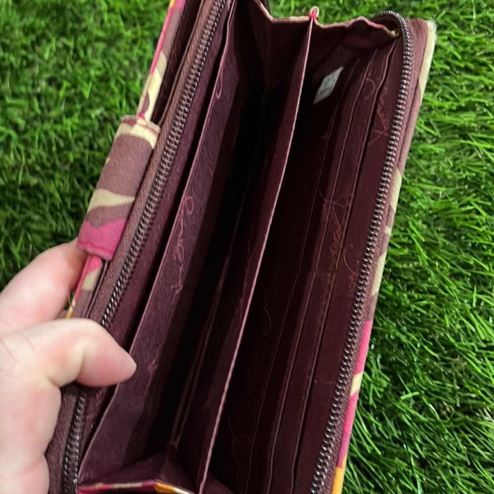 Vera Bradley Clutch Wallet - Picture 7 of 9